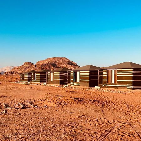 Wadi Rum Bedouin Tour With A Camp Esterno foto