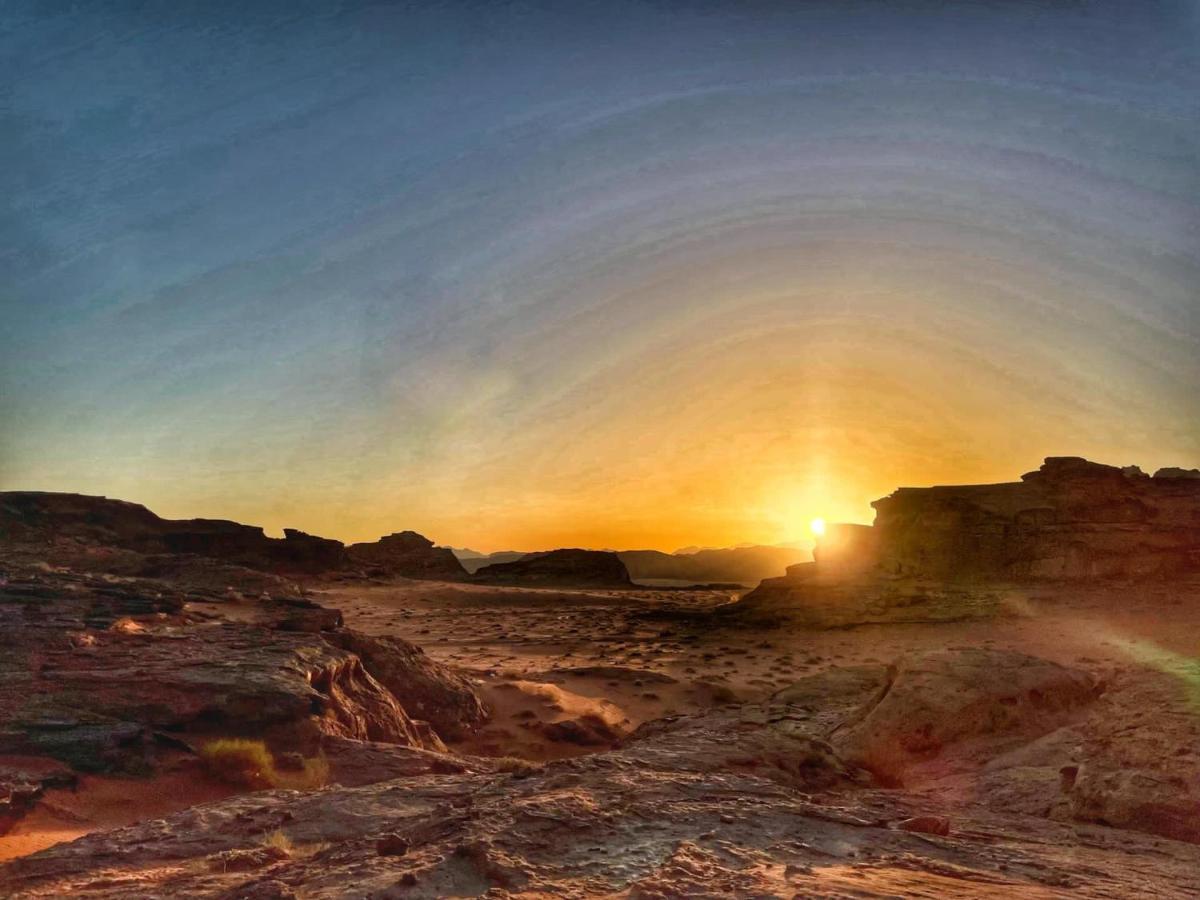 Wadi Rum Bedouin Tour With A Camp Esterno foto