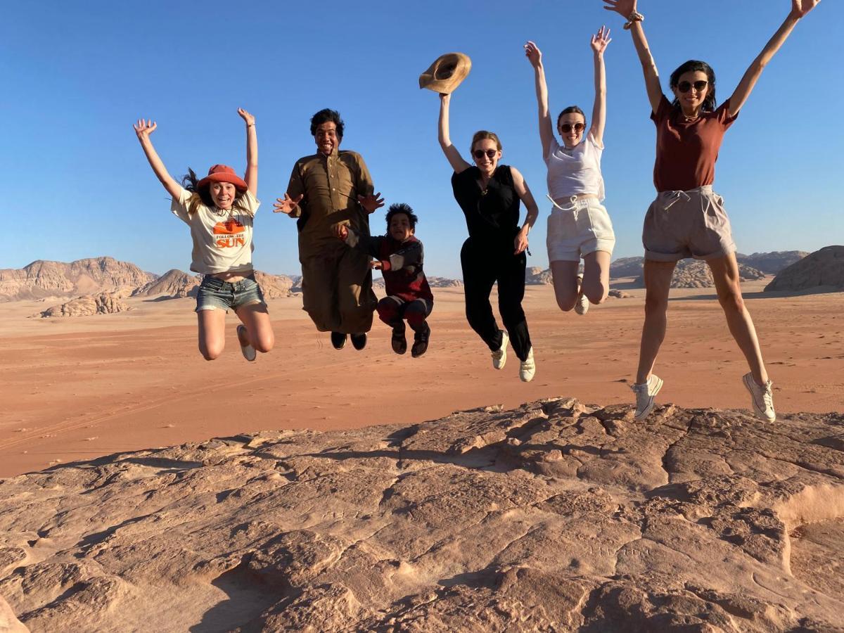 Wadi Rum Bedouin Tour With A Camp Esterno foto