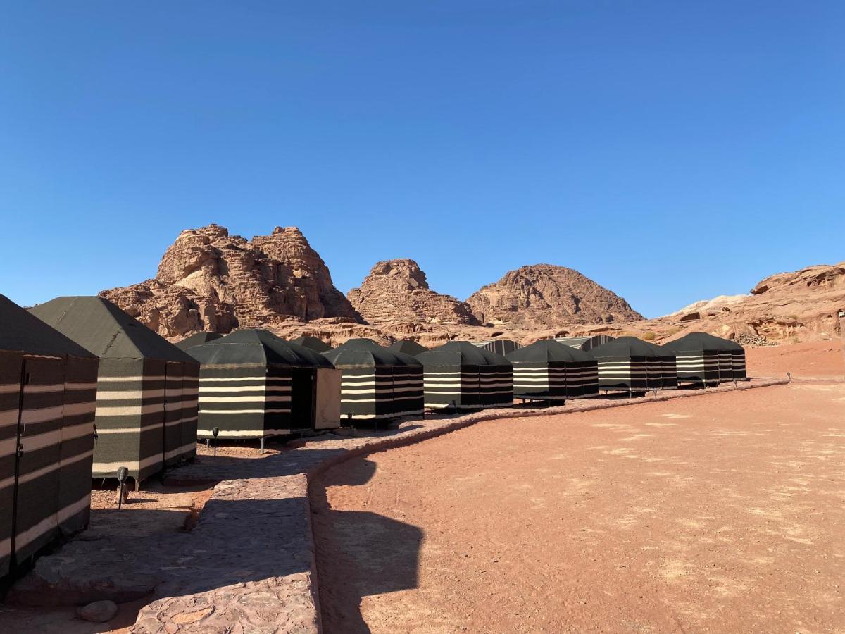 Wadi Rum Bedouin Tour With A Camp Esterno foto