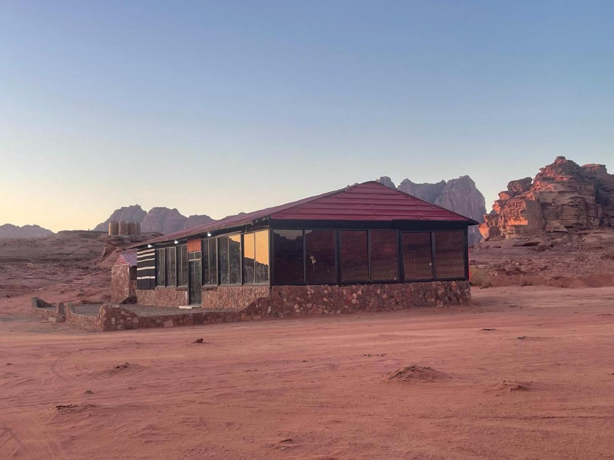 Wadi Rum Bedouin Tour With A Camp Esterno foto