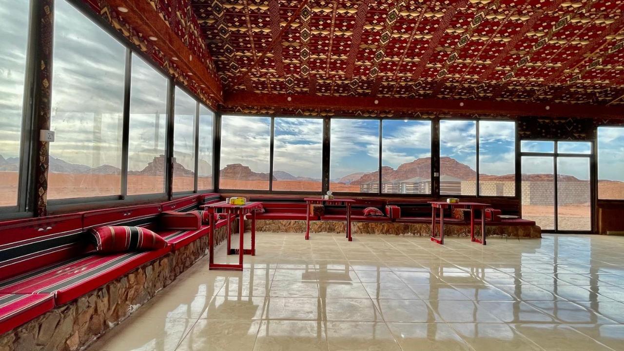 Wadi Rum Bedouin Tour With A Camp Esterno foto