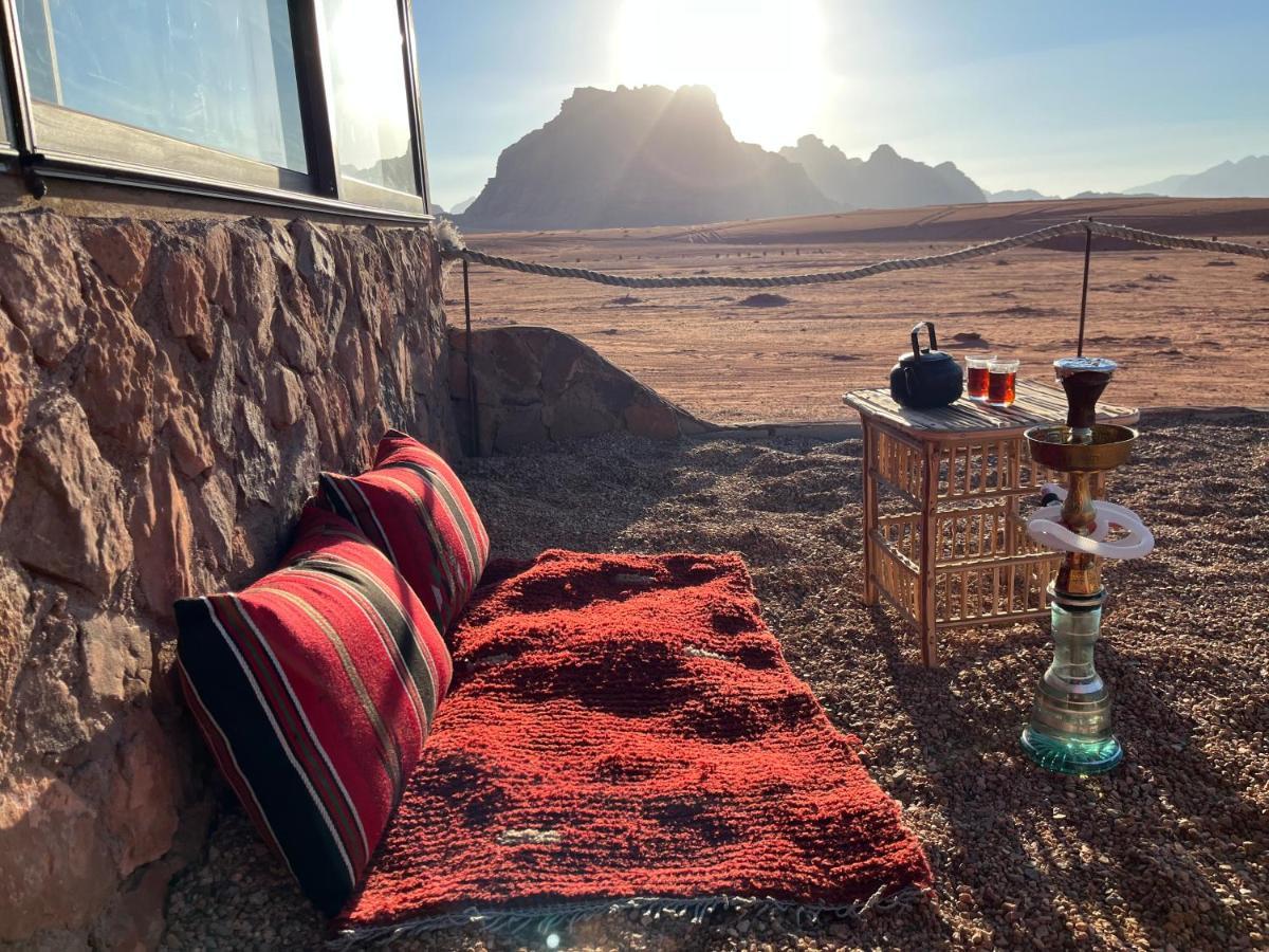 Wadi Rum Bedouin Tour With A Camp Esterno foto