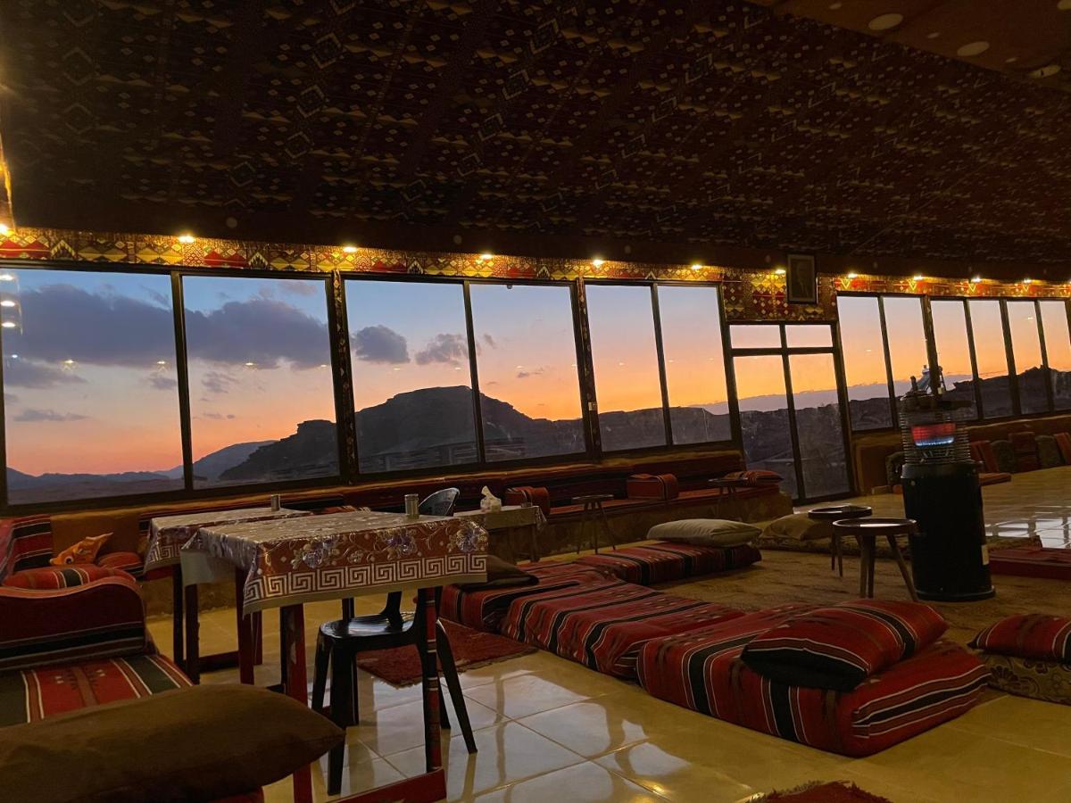 Wadi Rum Bedouin Tour With A Camp Esterno foto
