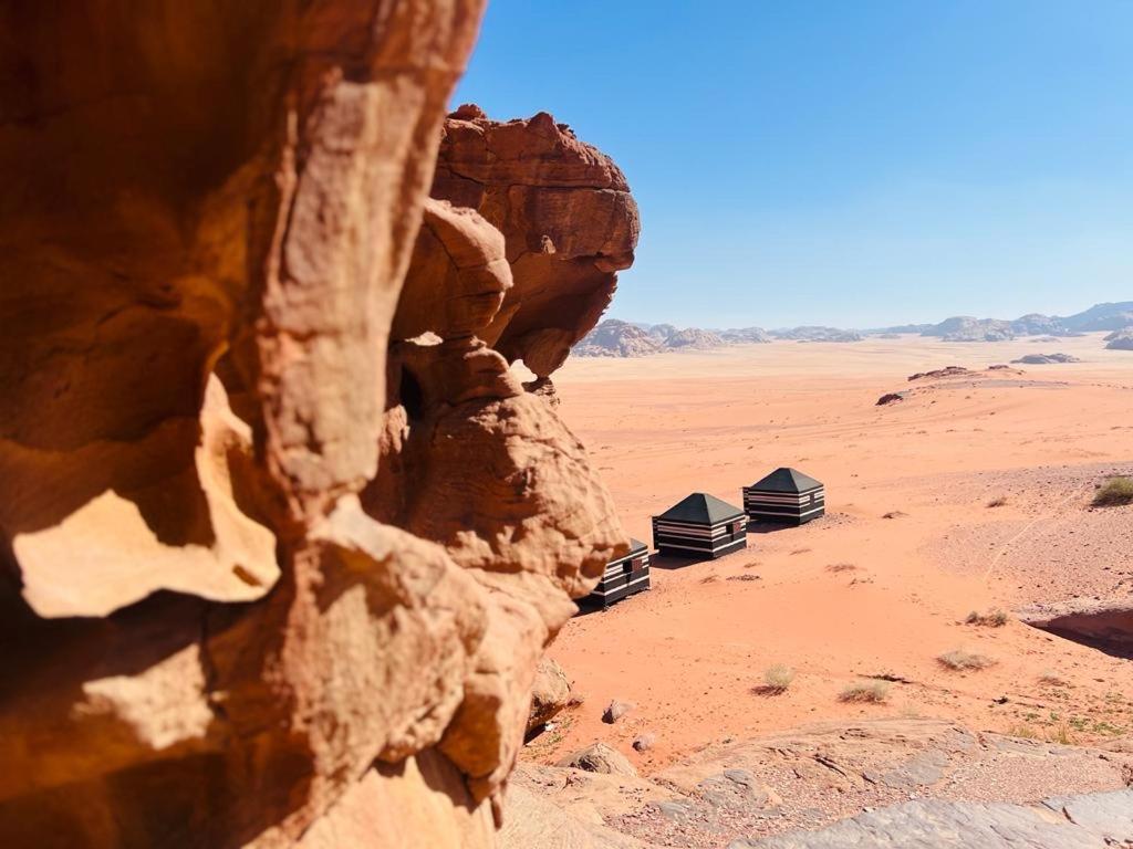 Wadi Rum Bedouin Tour With A Camp Esterno foto